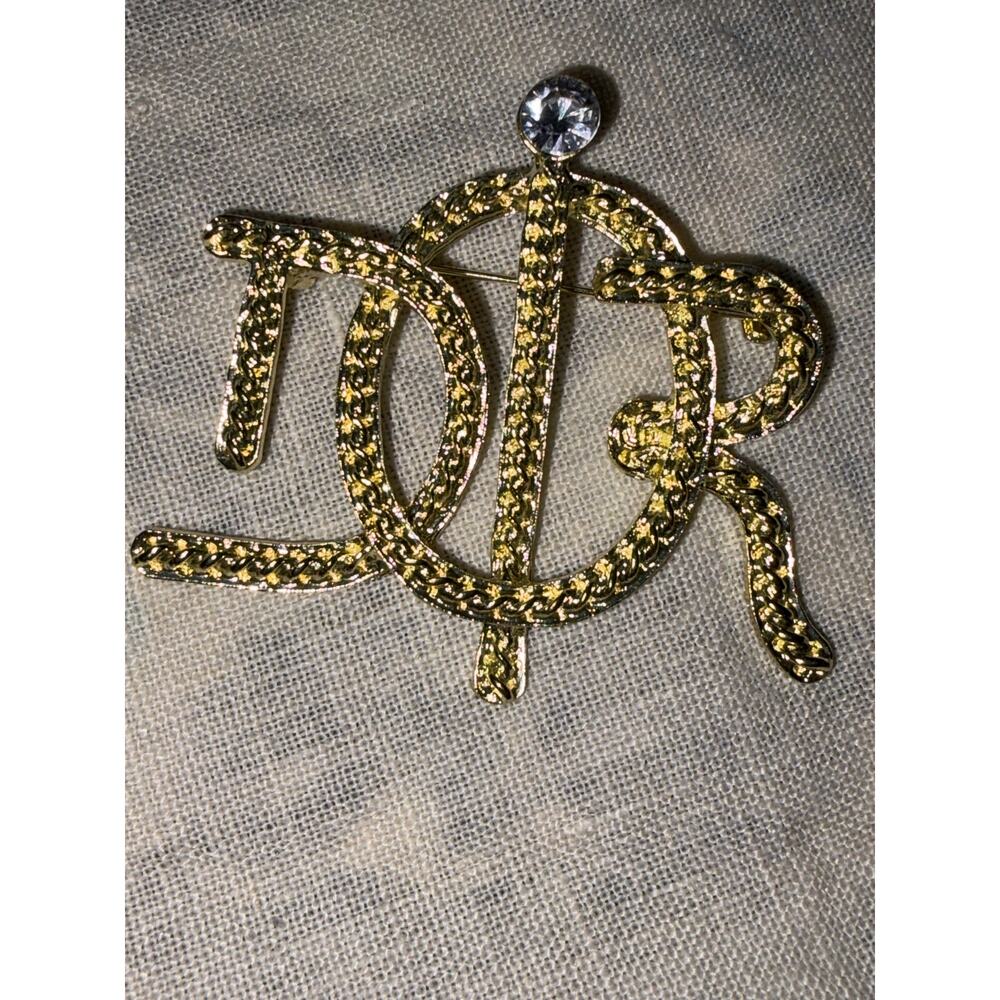 Designer Inspired Gold Tone Word Brooch Pin - Picture 8 of 10
